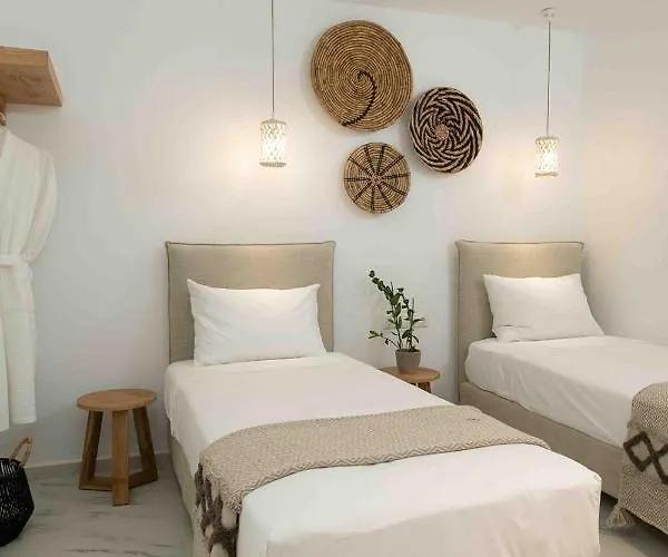 Cosmos * Plaka (Naxos)